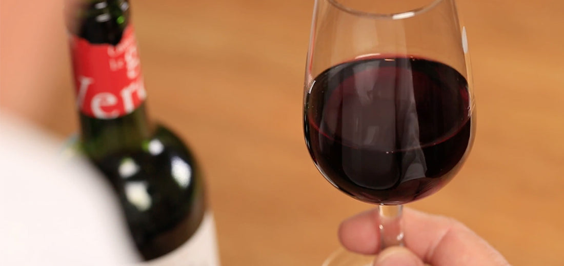 Comment déguster un vin rouge ? L'œil